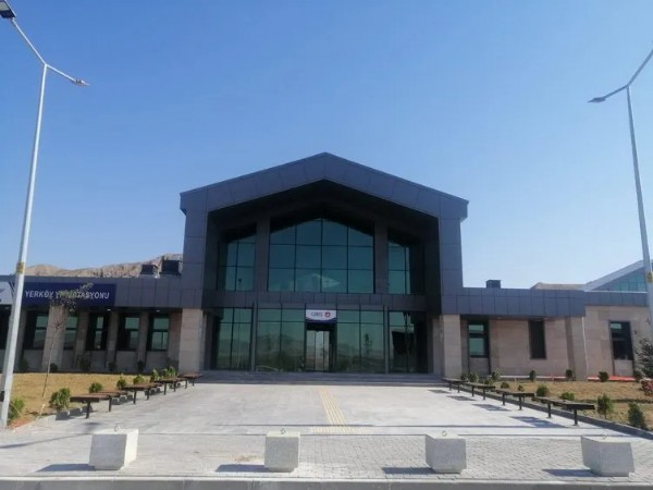 Bir YHT istasyonu daha devreye alınıyor! Bakan Uraloğlu tarih verdi